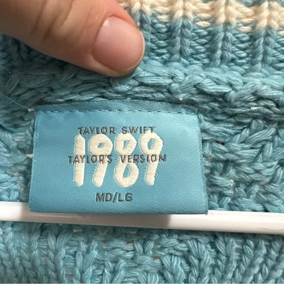 Taylor Swift 1989 Taylor’s Version Blue Cardigan Sweater MD/LG Official Merch - Picture 2 of 6